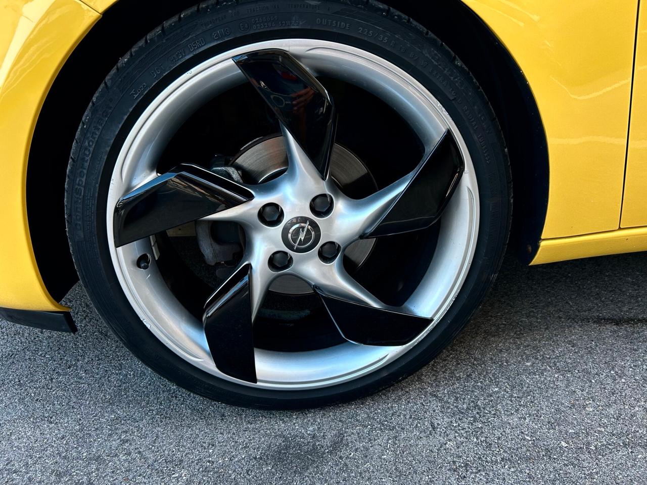 Opel Adam 1.2 70 CV Jam GPL