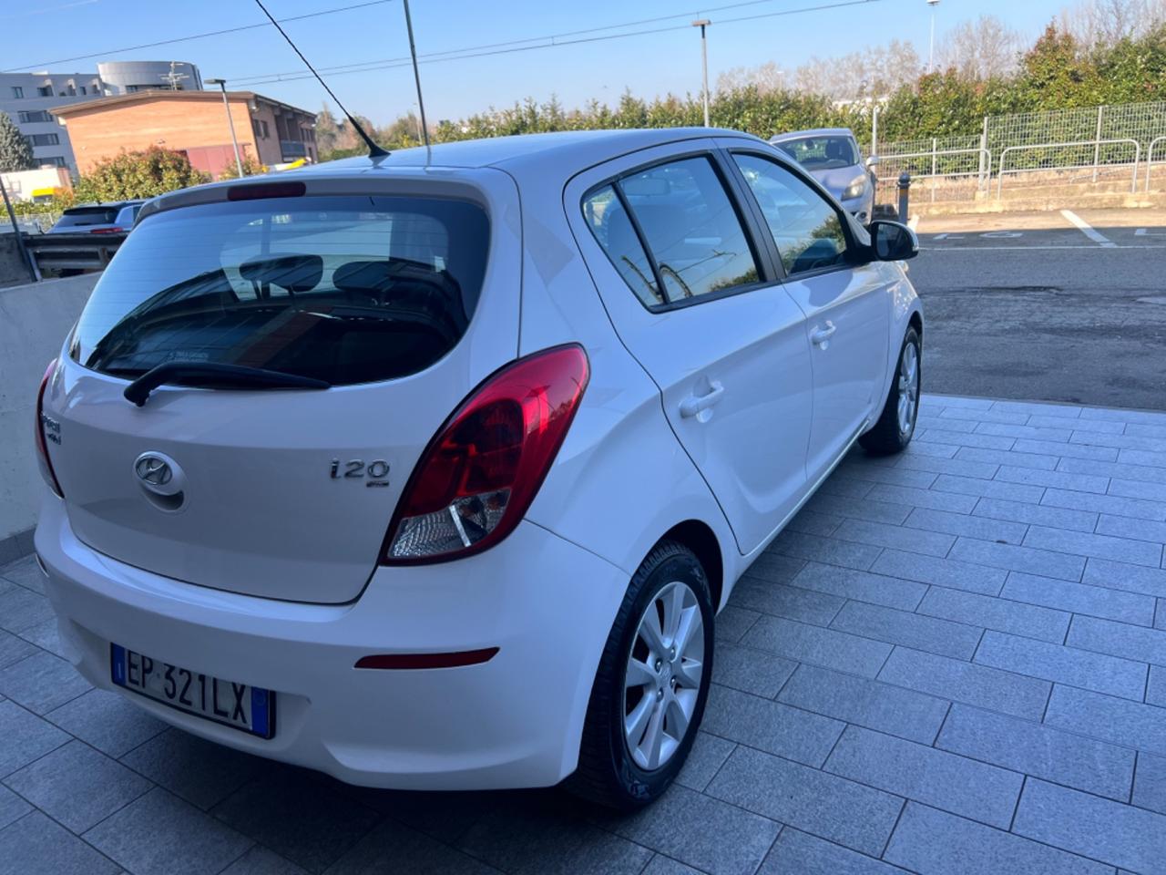 Hyundai i20 1.2 5p. BlueDrive GPL Sound Edition. NEOPATENTATO