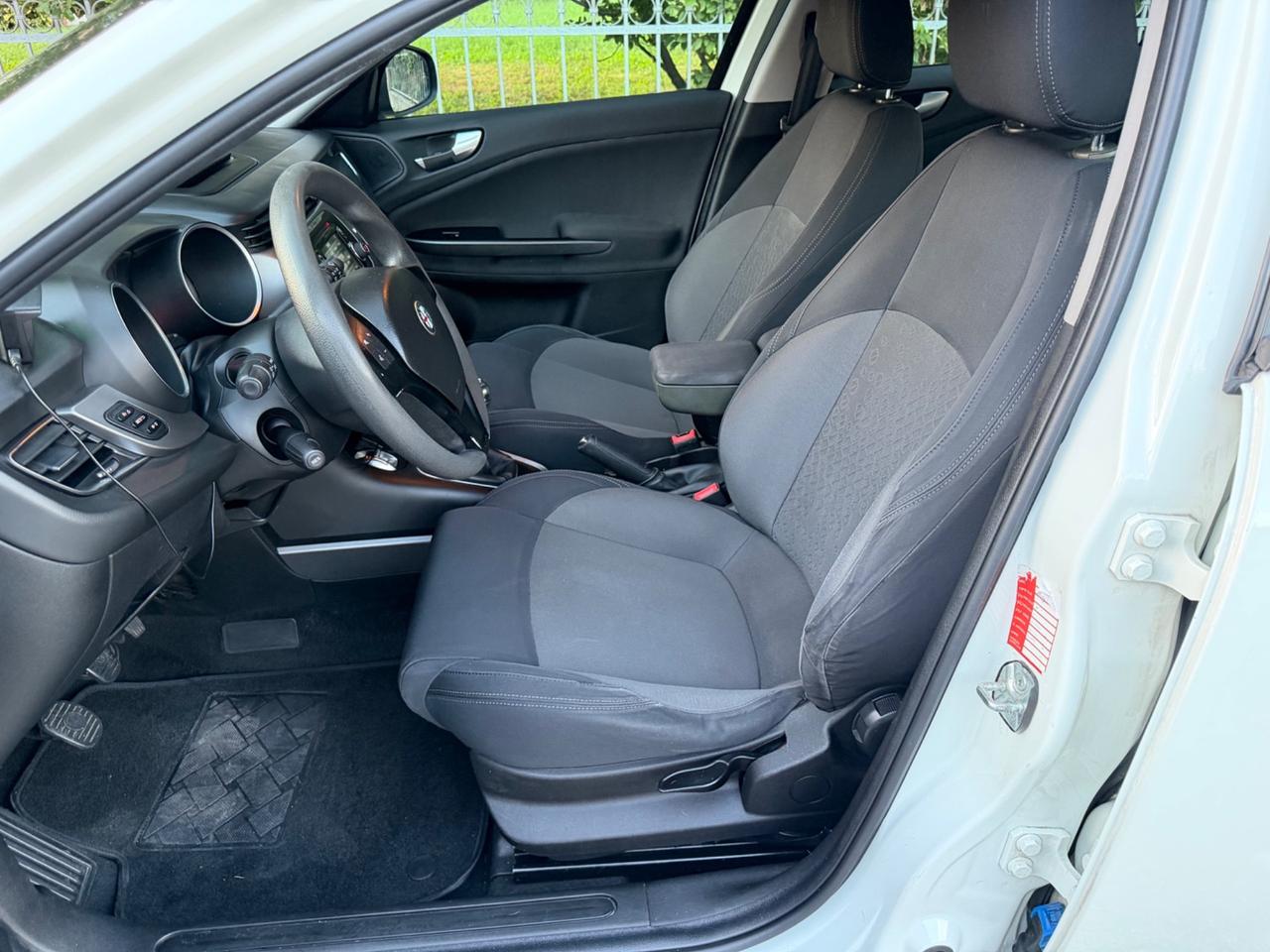 Alfa Romeo Giulietta 1.6 JTDm-2 105 CV Exclusive