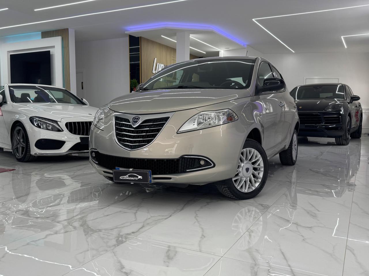 Lancia Ypsilon 0.9 TwinAir 85 CV Metano Ecochic Gold