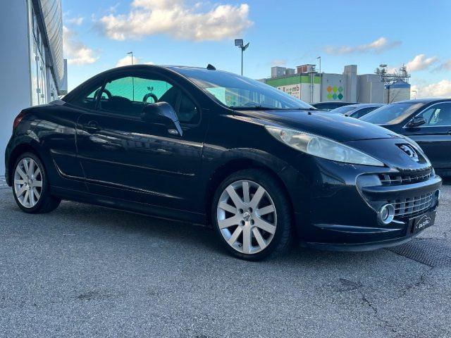 PEUGEOT 207 1.6 HDi 110CV CC Féline