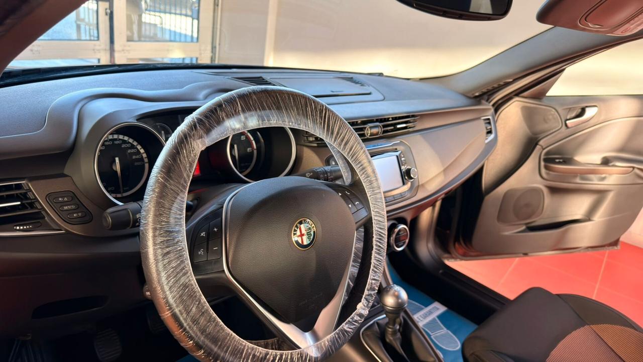 Alfa Romeo Giulietta 1.6 JTDm-2 105 CV Distinctive