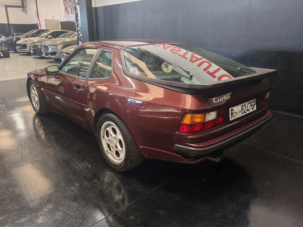 Porsche 944 Turbo targa oro