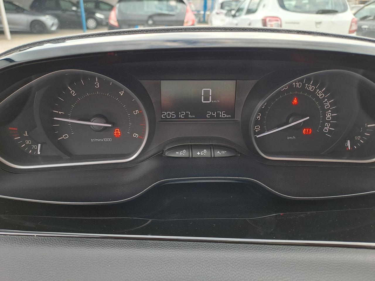 Peugeot 208 BlueHDi 75 Allure Restayling