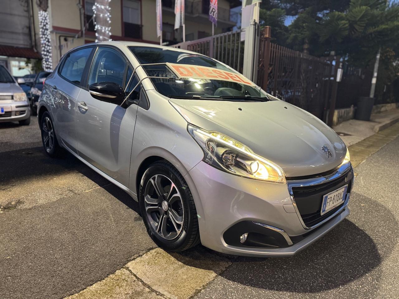 Peugeot 208 BlueHDi 75 5 porte Black Line