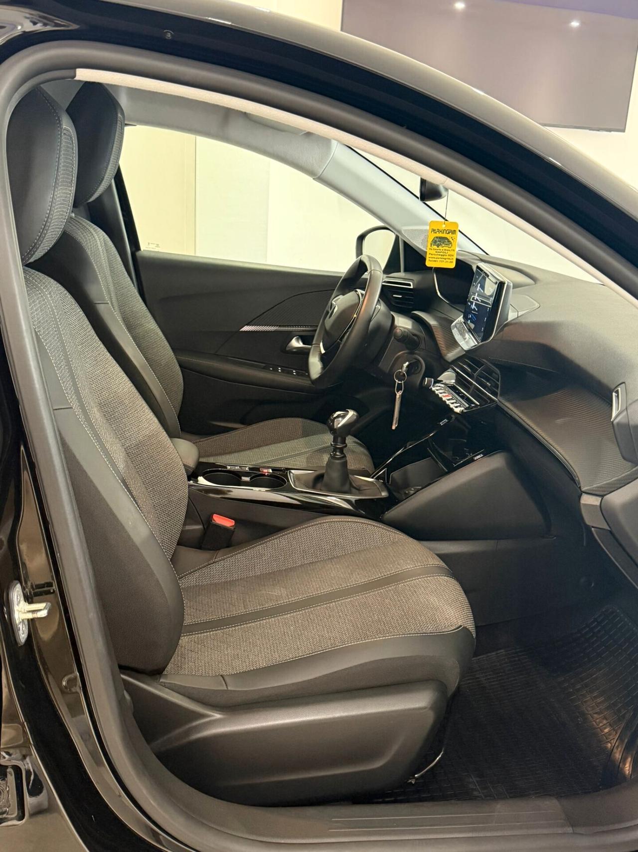 PEUGEOT 208 ALLLURE PACK 1.2 100CV ANNO 2025 CON 15.000KM