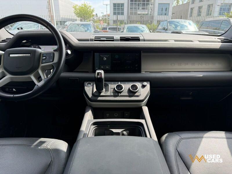 Land Rover Defender 3.0D I6 200 110 X-Dynamic SE AWD auto.