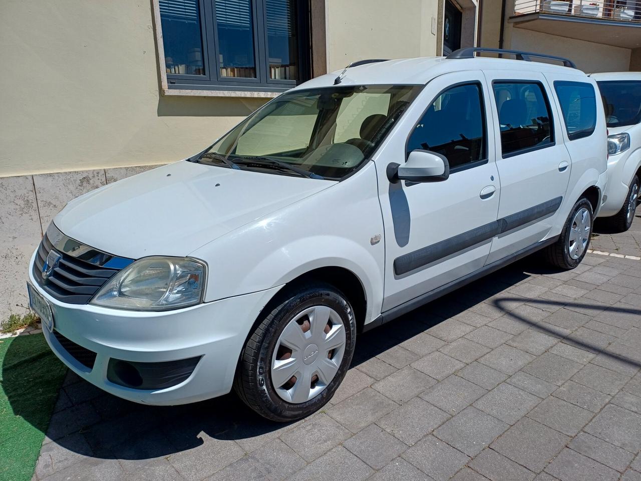 Dacia Logan MCV 1.6 85CV 5 posti