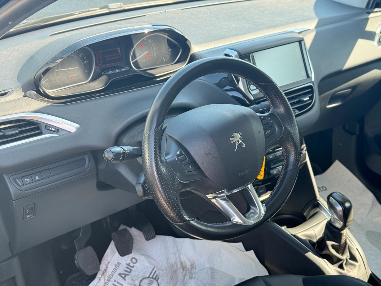 Peugeot 208 PureTech 82 3 porte Allure