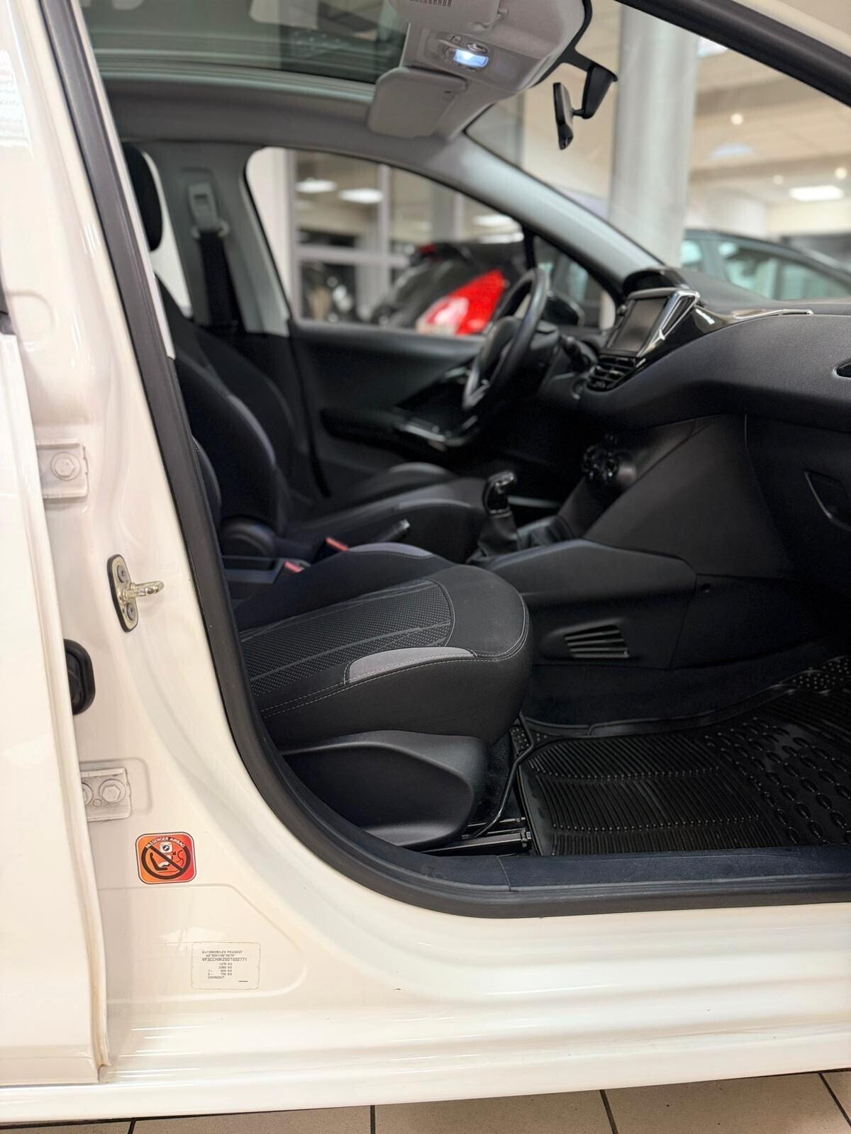 Peugeot 208 1.2 VTi 82 CV 5 porte Allure