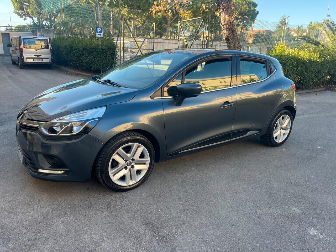 Renault Clio dCi 8V 90CV EDC Start&Stop 5 porte Energy Intens