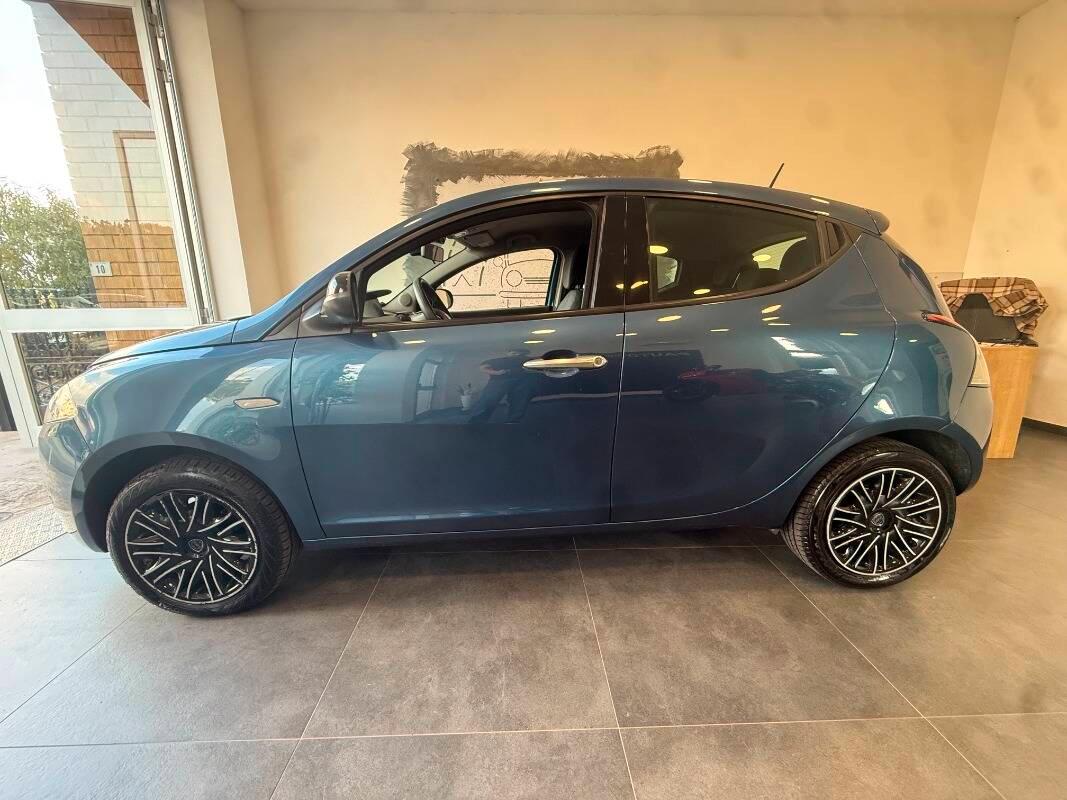 Lancia Ypsilon III 1.0 firefly hybrid Silver Plus s&s 70cv