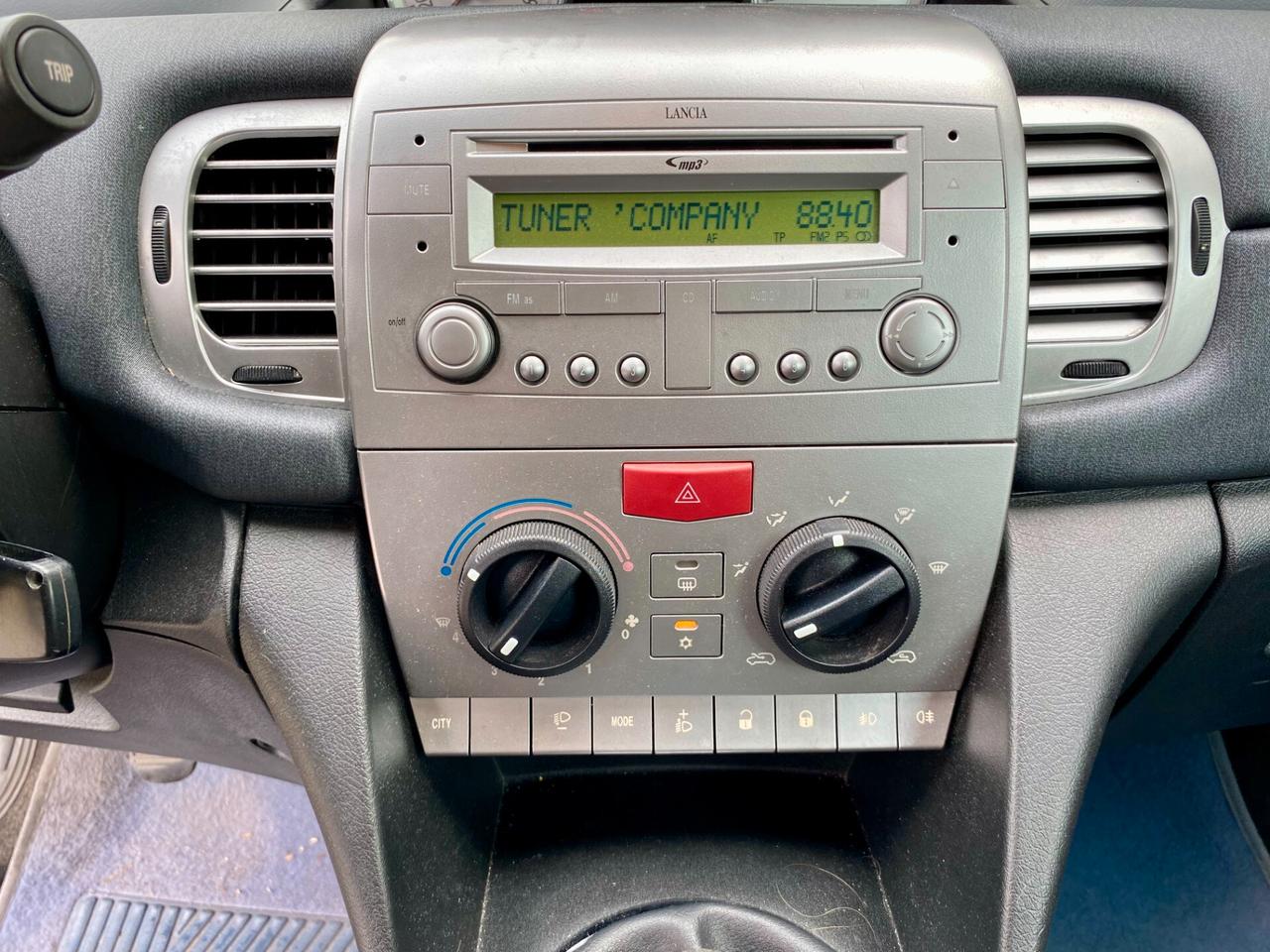 Lancia Ypsilon 1.2 8v Oro Giallo 60cv UNICO PROPRIETARIO