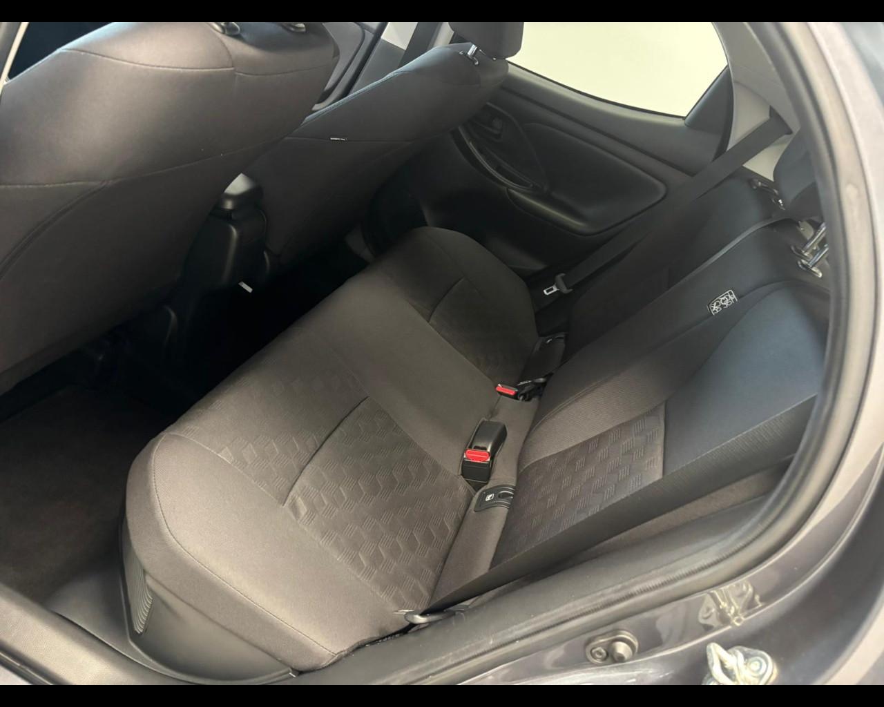 TOYOTA Yaris IV 2020 - Yaris 1.5h Active