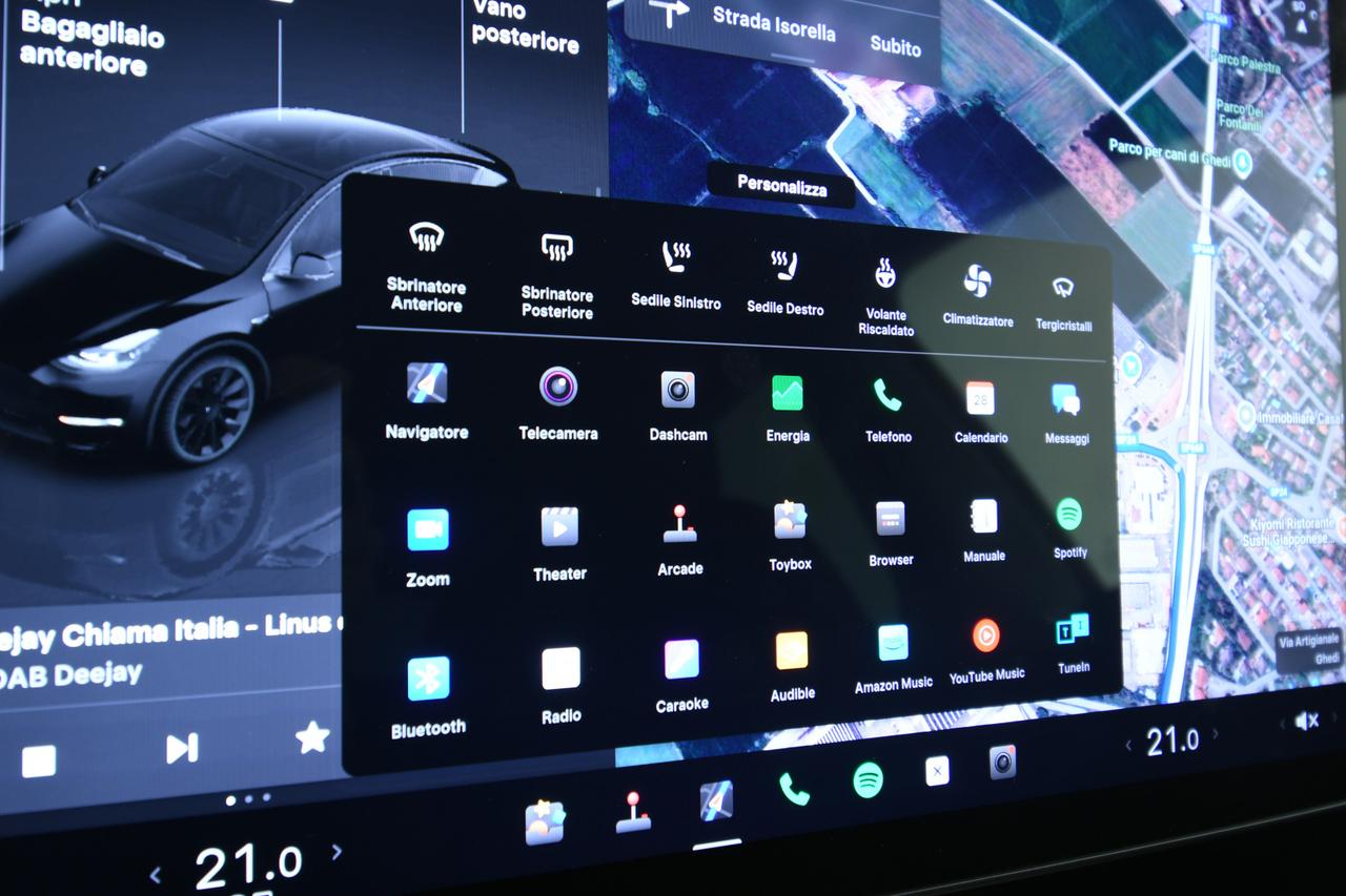 TESLA Model Y Long Range Dual Motor awd + AUTOPYLOT MAX