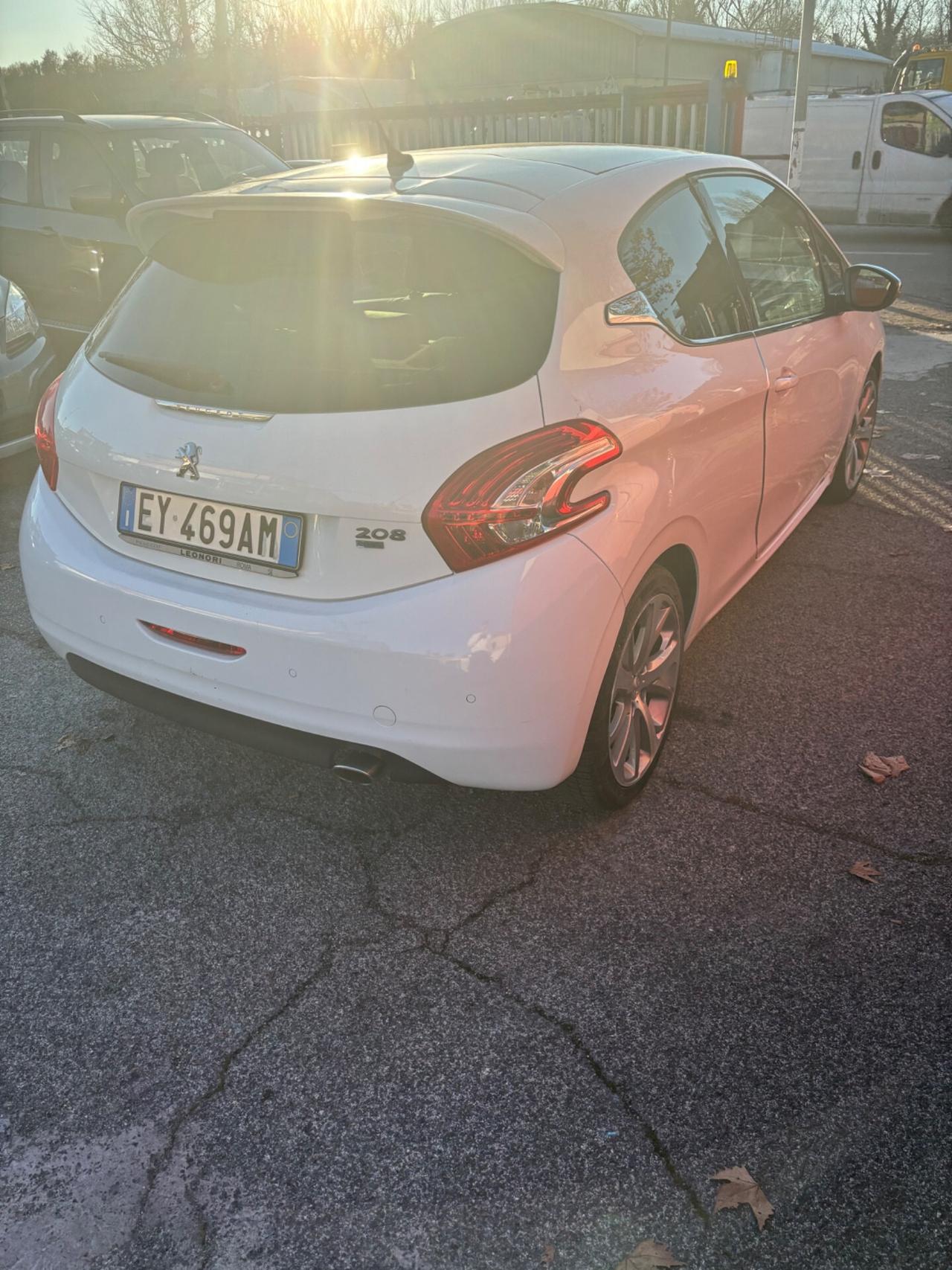 Peugeot 208 BlueHDi 2014