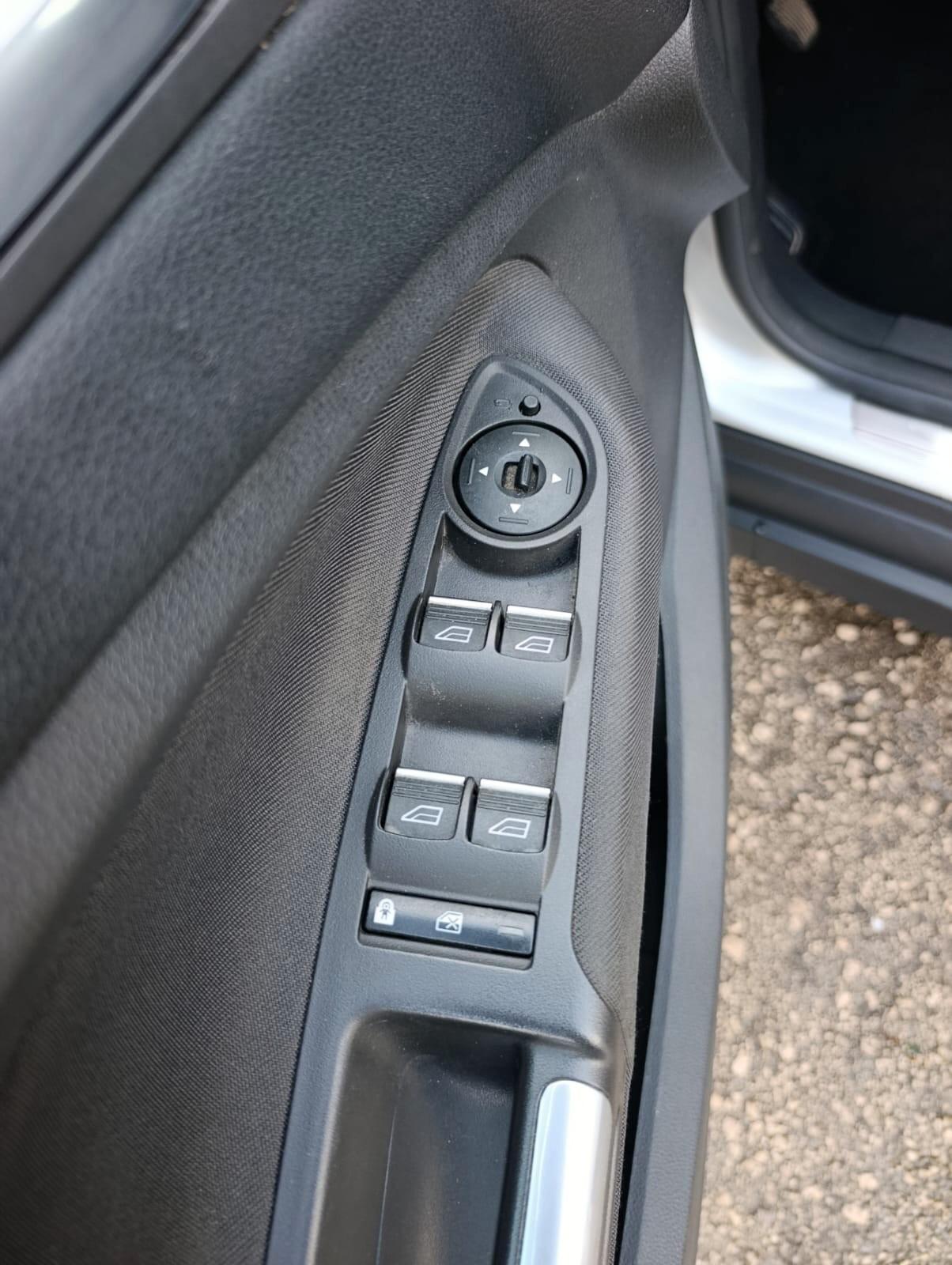 Ford C-Max7 1.5 TDCi Titanium 2016