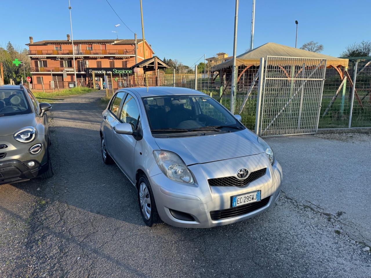 Toyota Yaris 1.0 5 porte Sol NEOPATENTATI