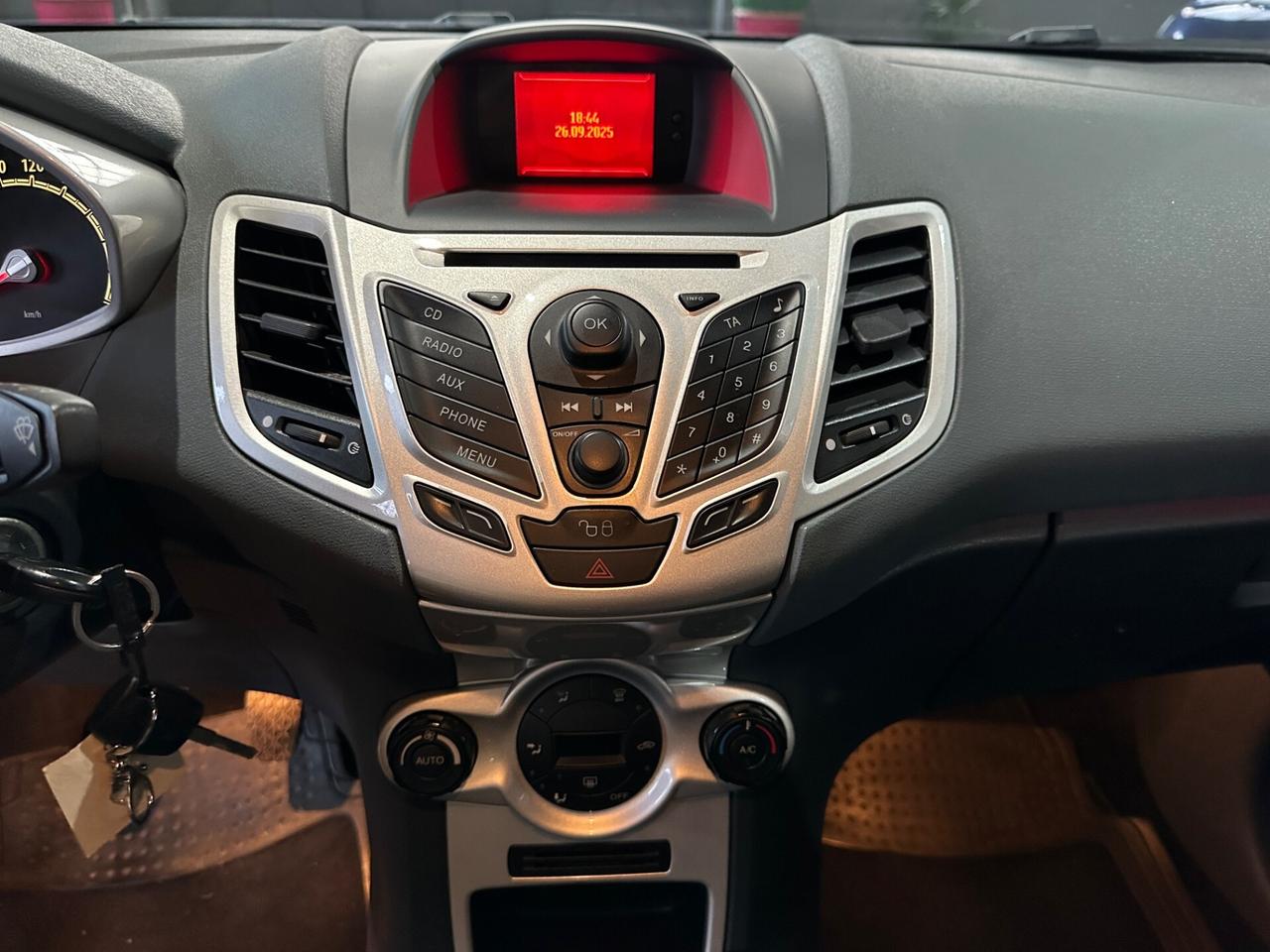 Ford Fiesta 1.4 5 porte Bz.- GPL Titanium