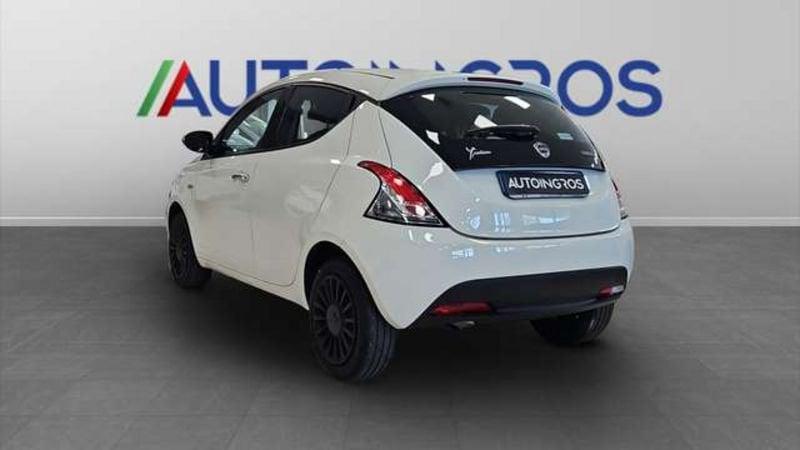 Lancia Ypsilon 1.0 FireFly Hybrid Silver