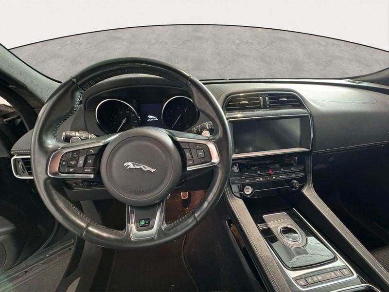 Jaguar F-Pace 2.0 D 180 CV AWD aut. R-Sport