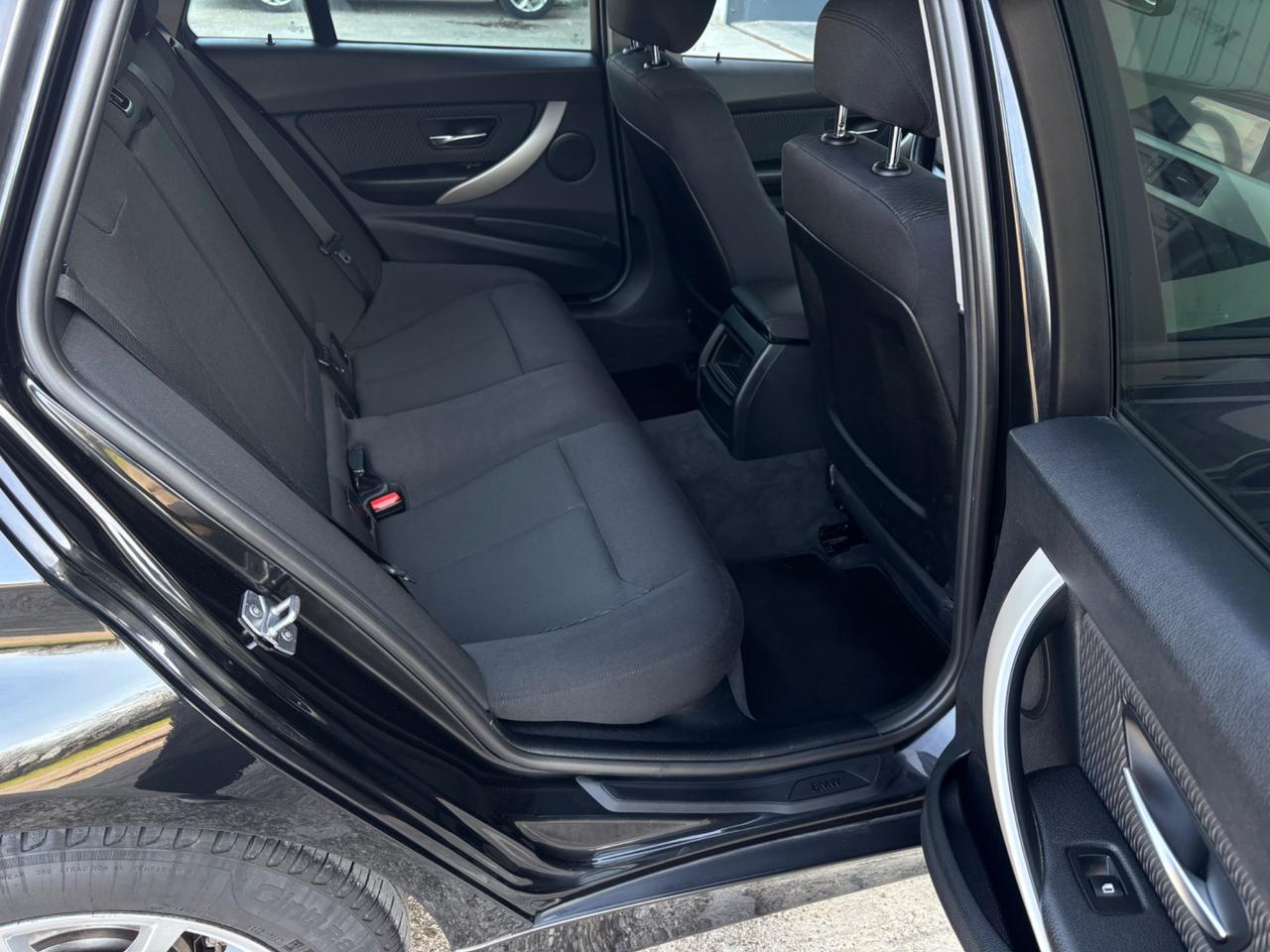 Bmw 318d Touring Business aut. Garanzia 12 mesi