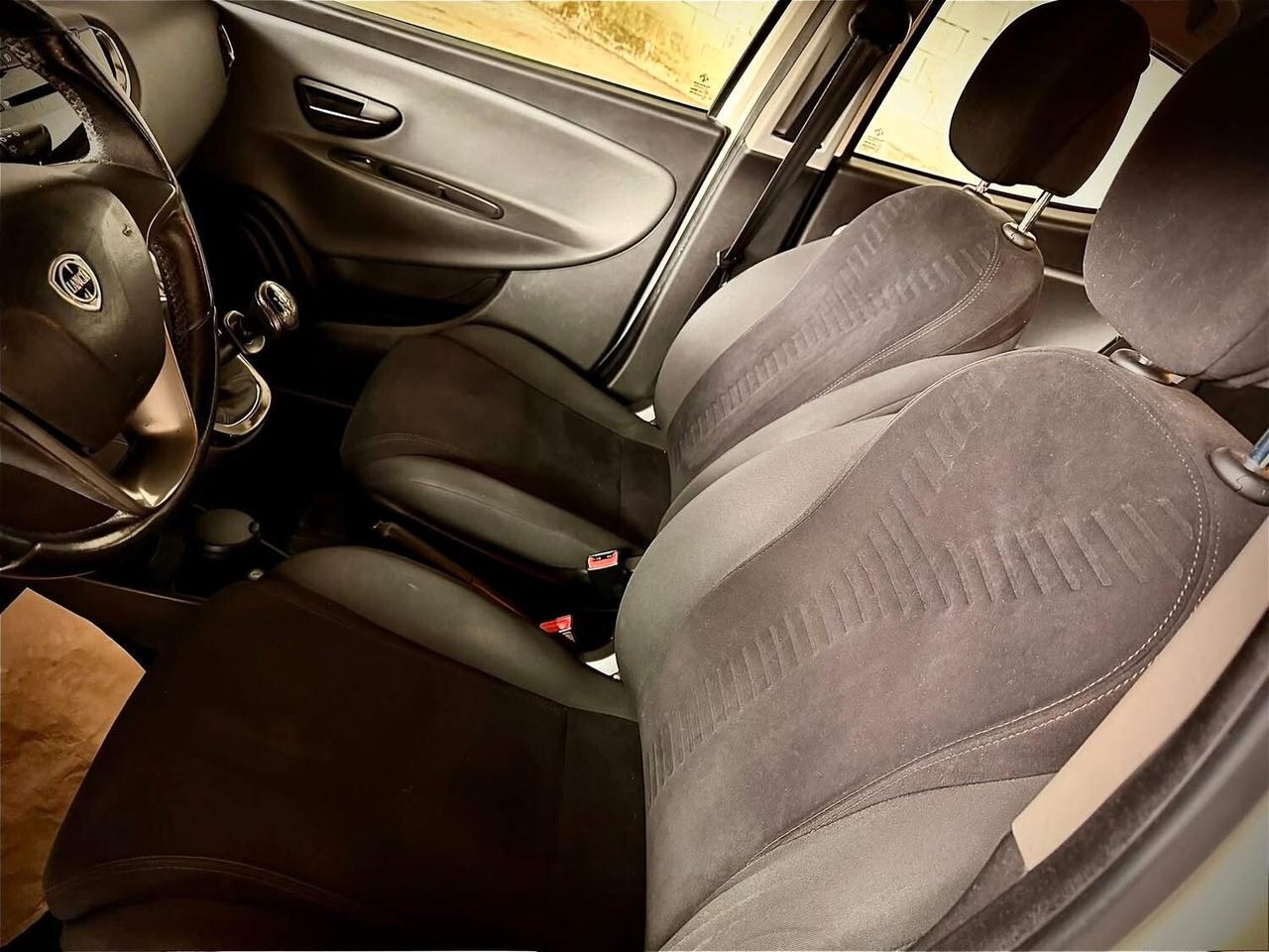 Lancia Ypsilon 0.9 TwinAir 85 CV 5 porte Metano Ecochic Gold