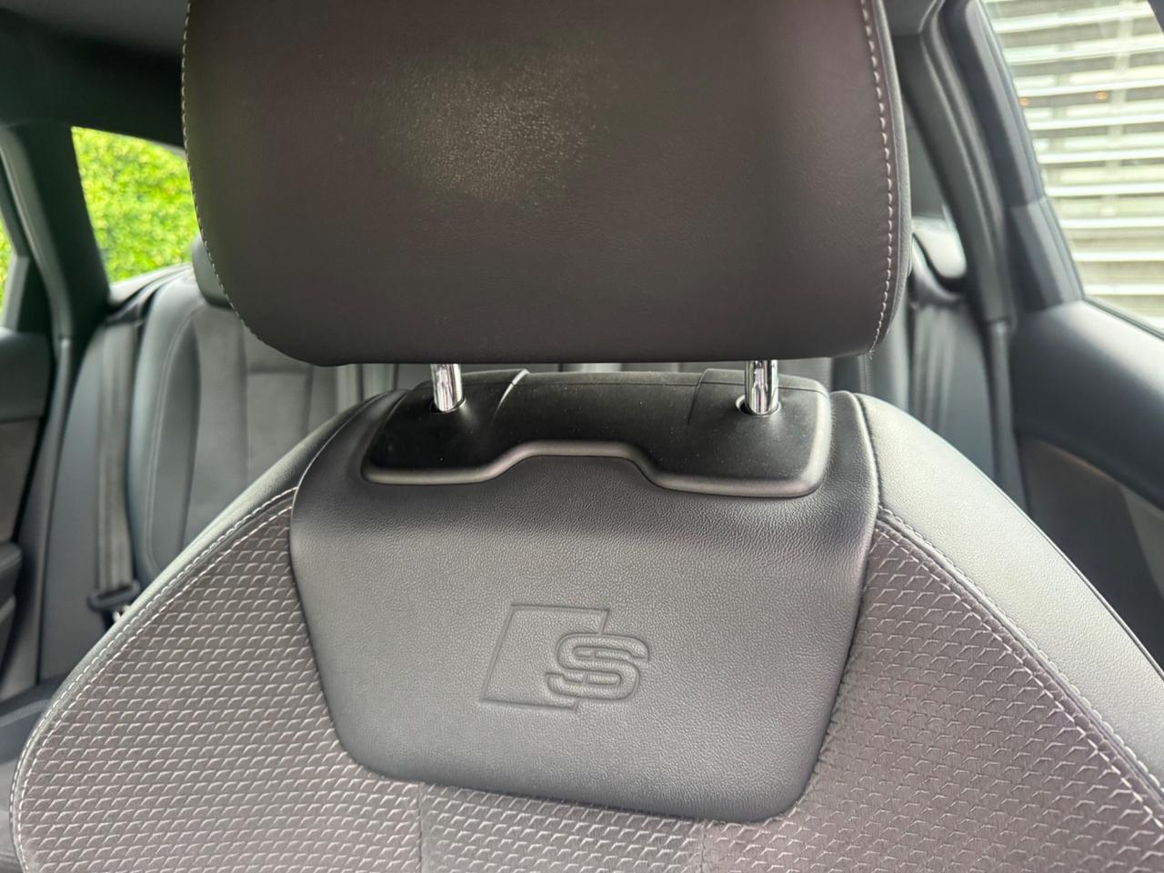 Audi A4 40 TDI quattro S tronic edition