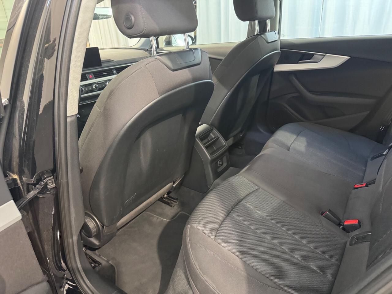 Audi A4 2.0 TDI 150 CV ultra S tronic Sport