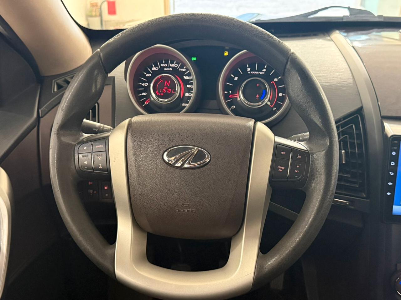 Mahindra XUV500 2.2 16V FWD W8 7 POSTI