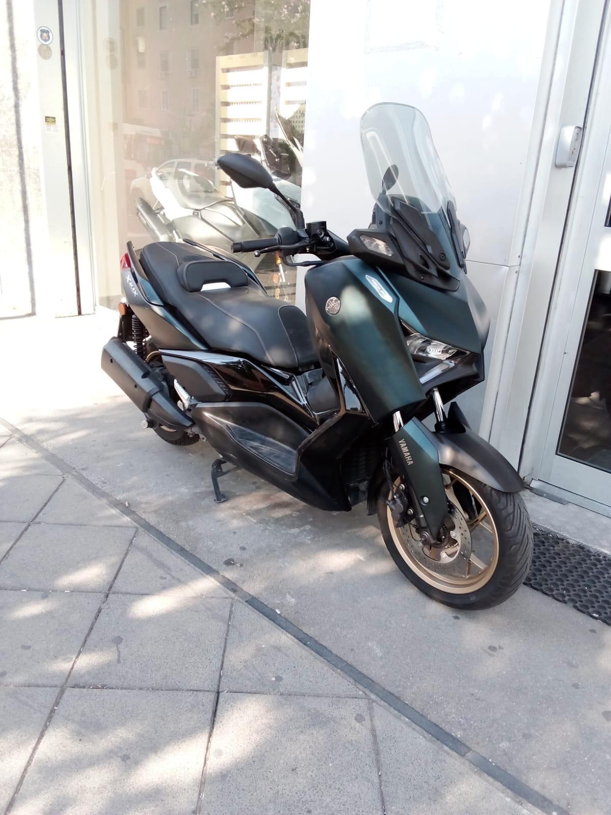 Yamaha X-Max 300 TECH