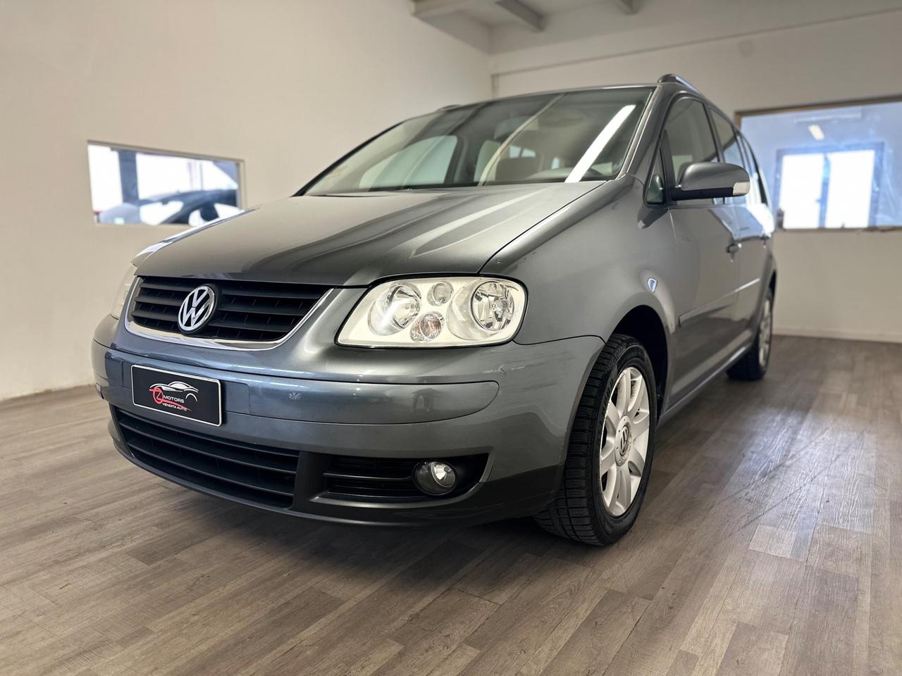 Volkswagen Touran 2.0 16V TDI Trendline 7 POSTI