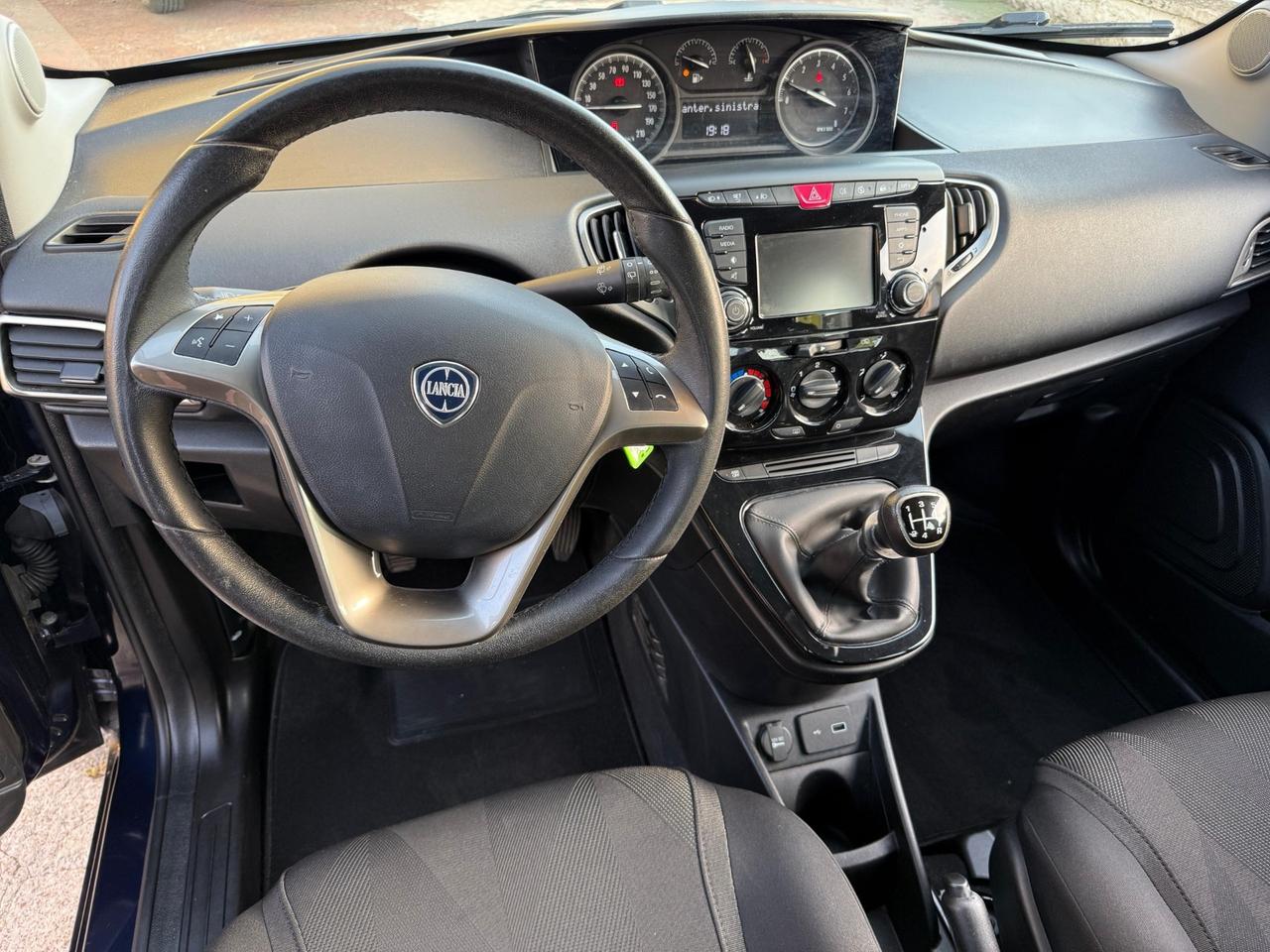 Lancia Ypsilon 69 CV*SENSORI DI PARCHEGGIO