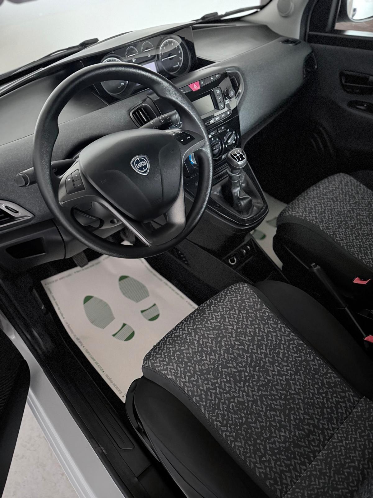 Lancia Ypsilon 1.2 69 CV Elefantino Blu