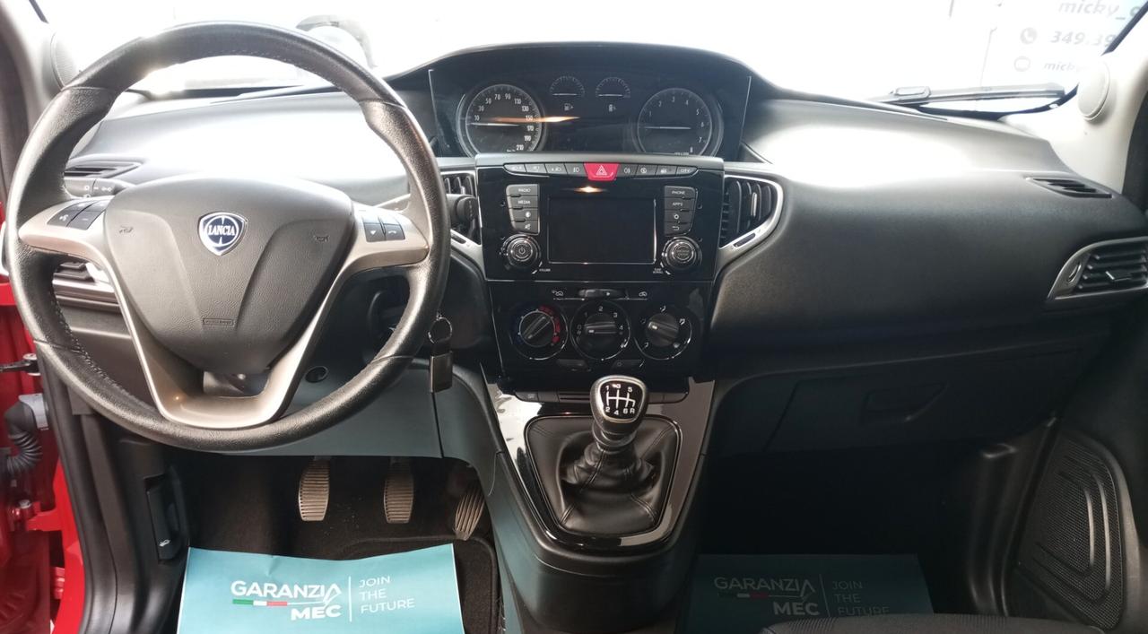 Lancia Ypsilon 1.0 FireFly 5 porte S&S Hybrid Ecochic Gold