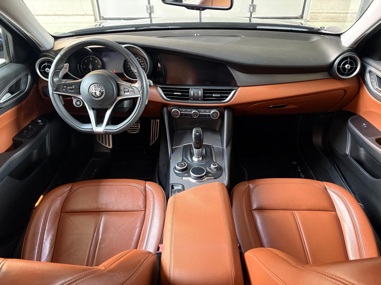 Alfa Romeo Giulia 2.2 Q2 Turbodiesel 180 CV AT8 Business Sport Launch Ed.