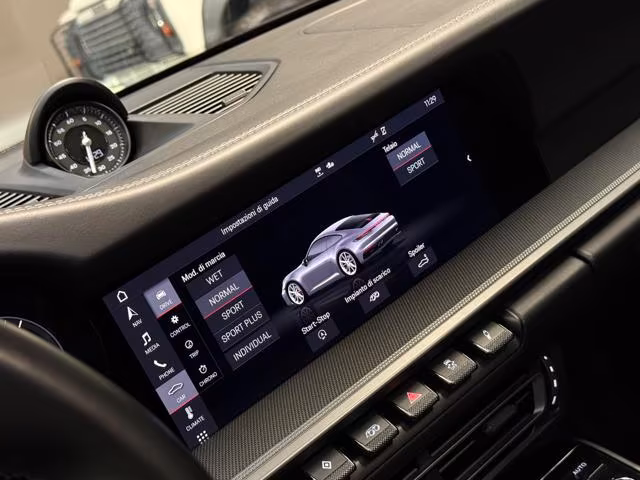 PORSCHE 911 Carrera 4S