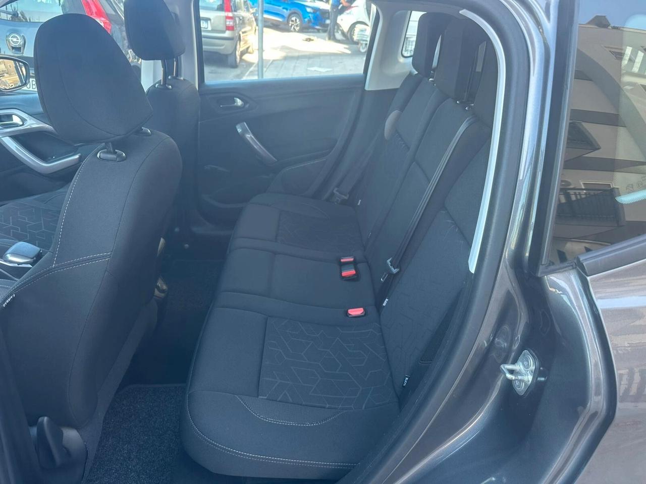 Peugeot 2008 BlueHDi 100 Black Matt