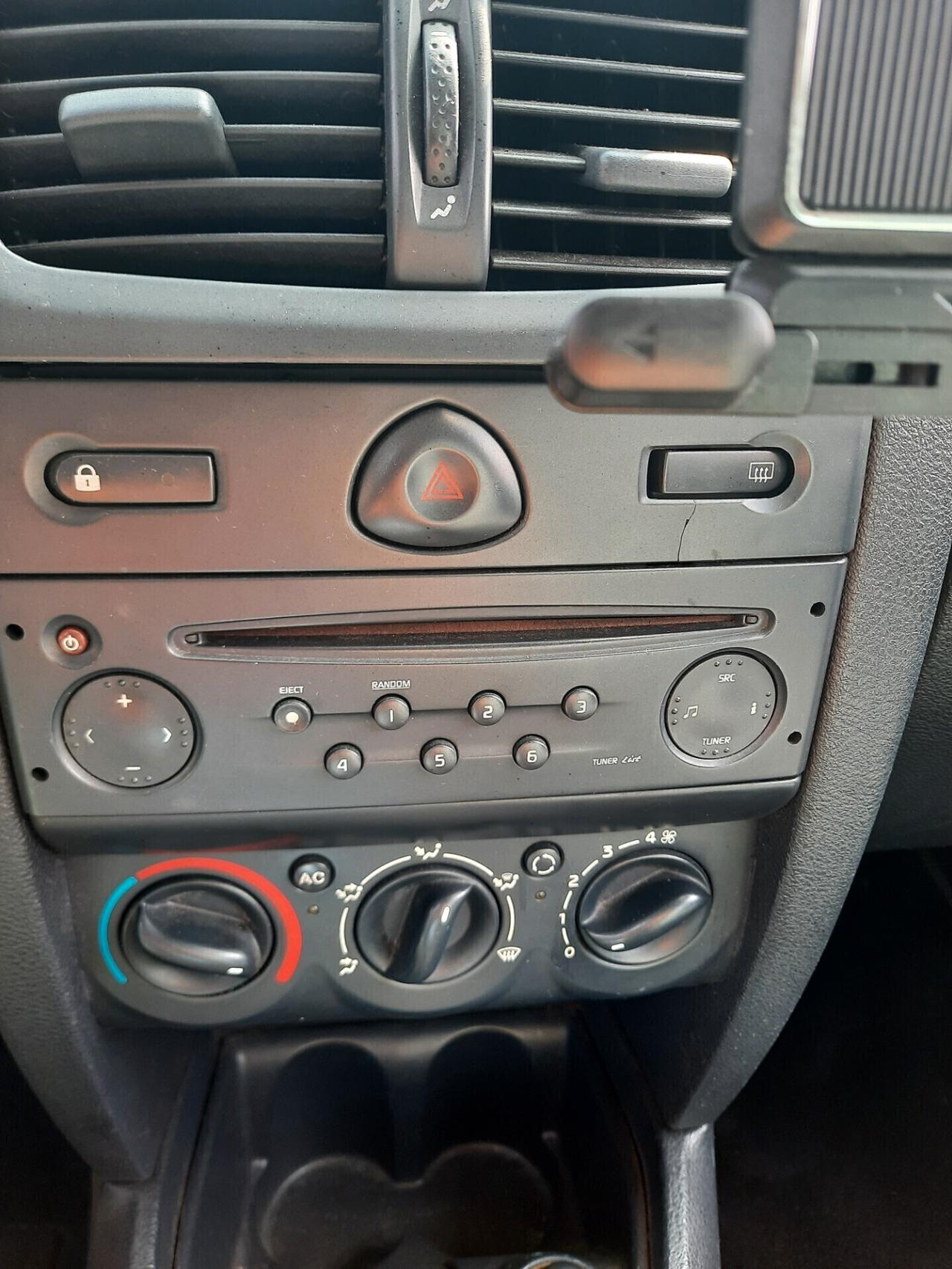 Renault Clio 1.5 dCi 65CV OK NEOPATENTATI