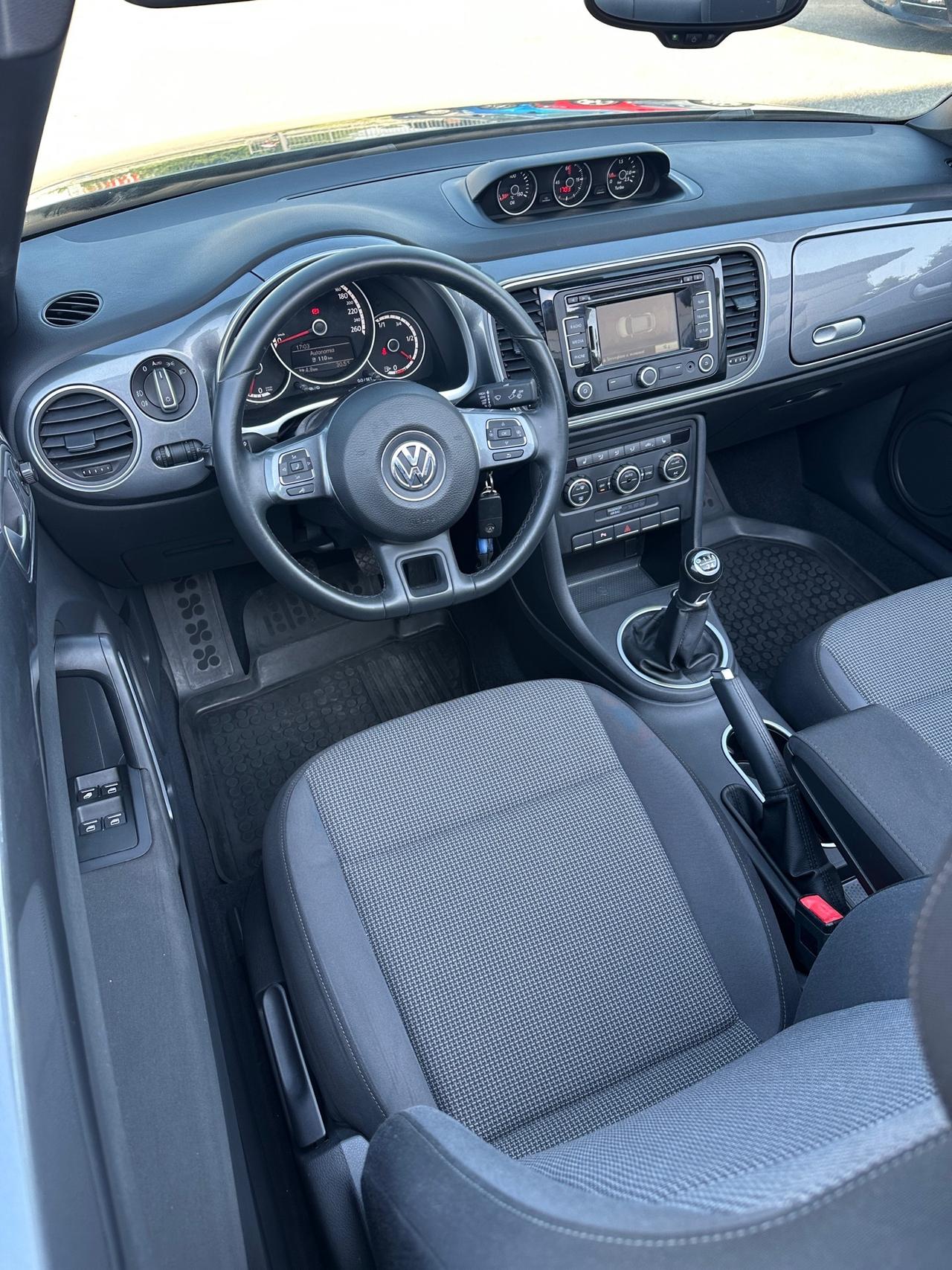 Volkswagen Maggiolino Cabrio 1.6TDI - 2015