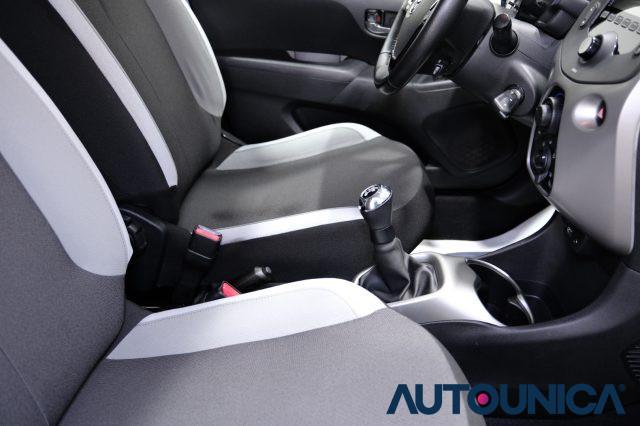 TOYOTA Aygo 1.0 VVT-i 69 CV 5 PORTE X-COOL TSS NEOPATENTATI