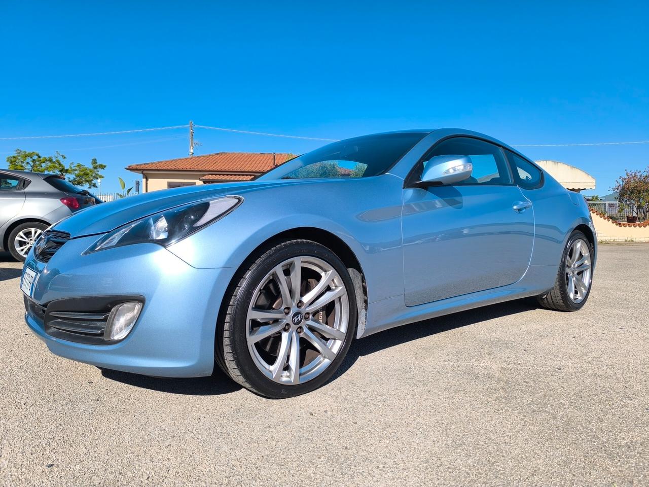 Hyundai Genesis Coupe 2.0 Turbo Sport