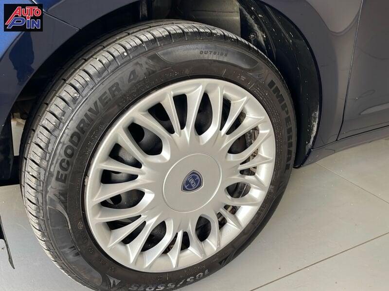 Lancia Ypsilon 1.2 69cv Gold