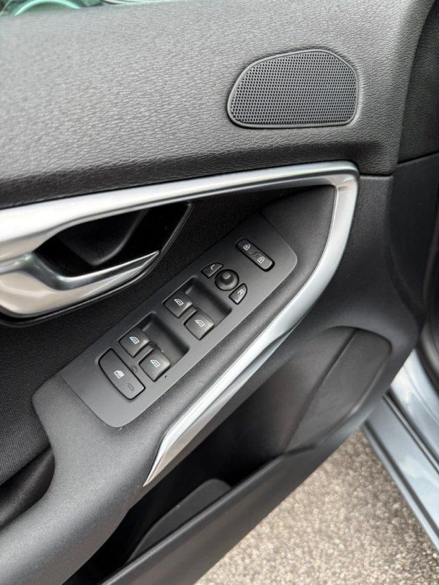 VOLVO V40 D2 2.0 120cv Geartronic Momentum DISTRIB. OK-BOLLO