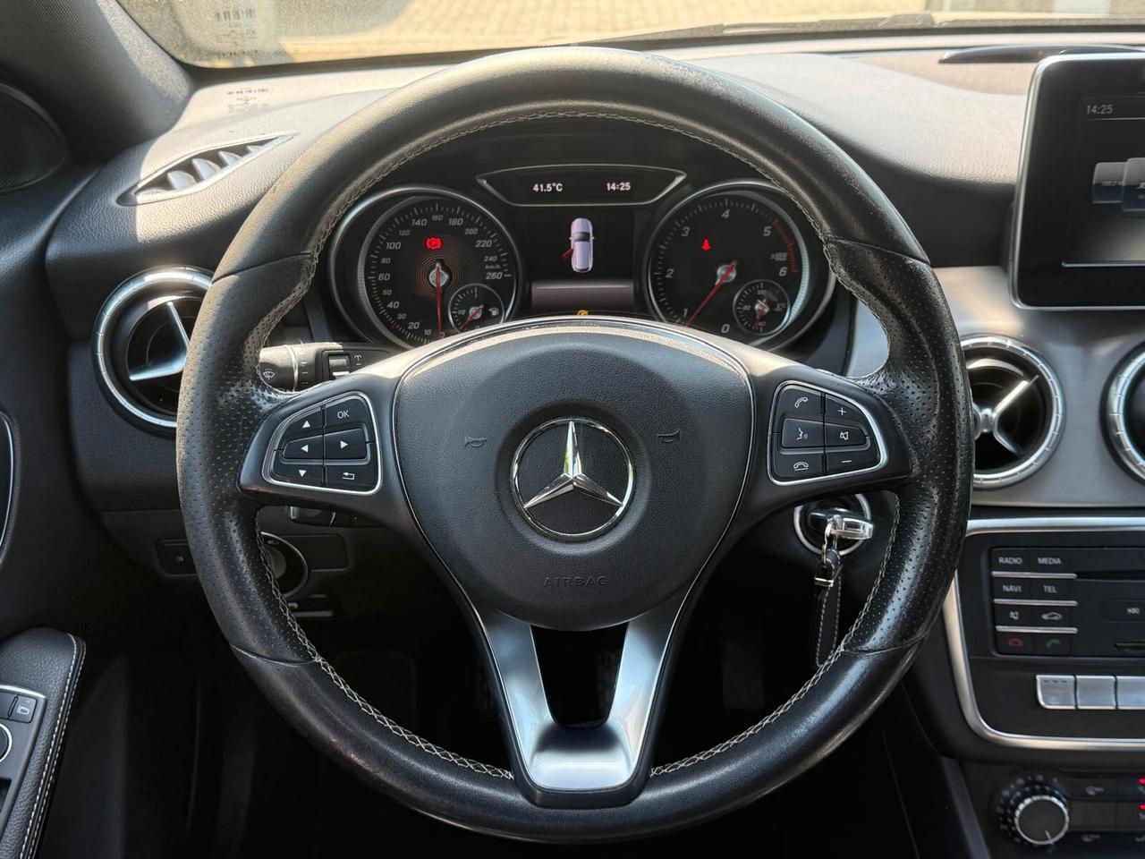 Mercedes-benz CLA 180 d Premium