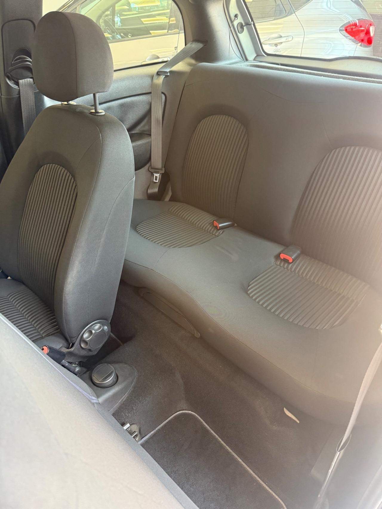 Lancia Ypsilon 1.4 Platino Ecochic GPL