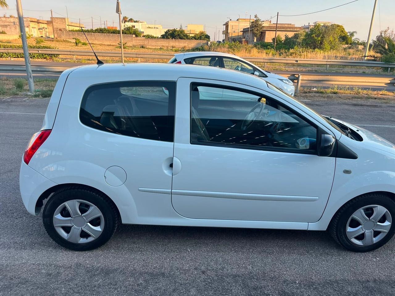 Renault Twingo 1.2 Live - 2012