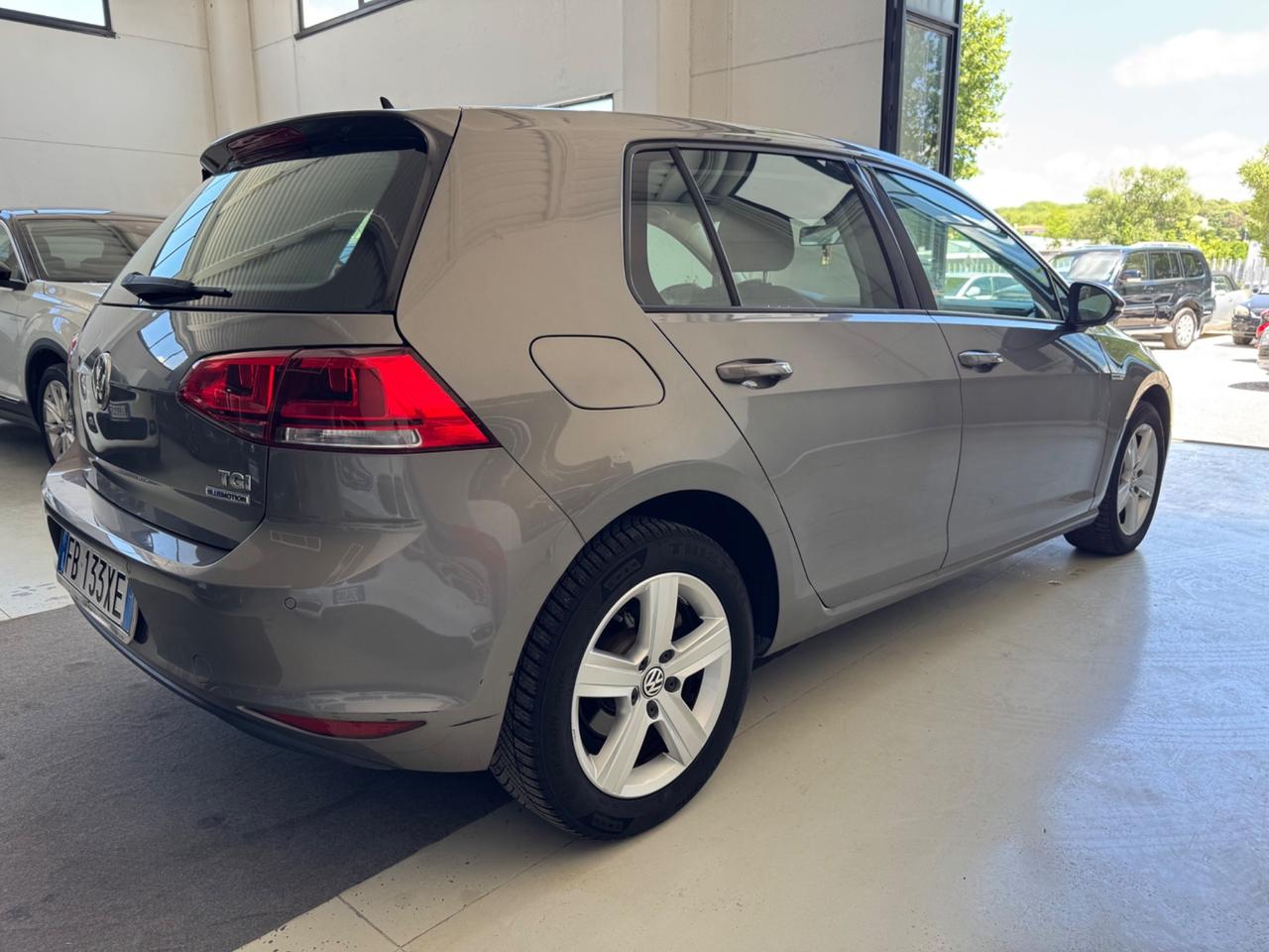 Volkswagen Golf 1.4 TGI Highline benz/metano
