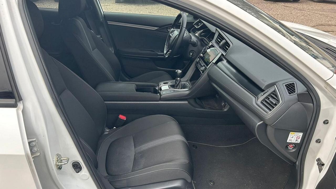 Honda Civic 1.0T 5 porte Elegance Navi * cinghia sostituita *