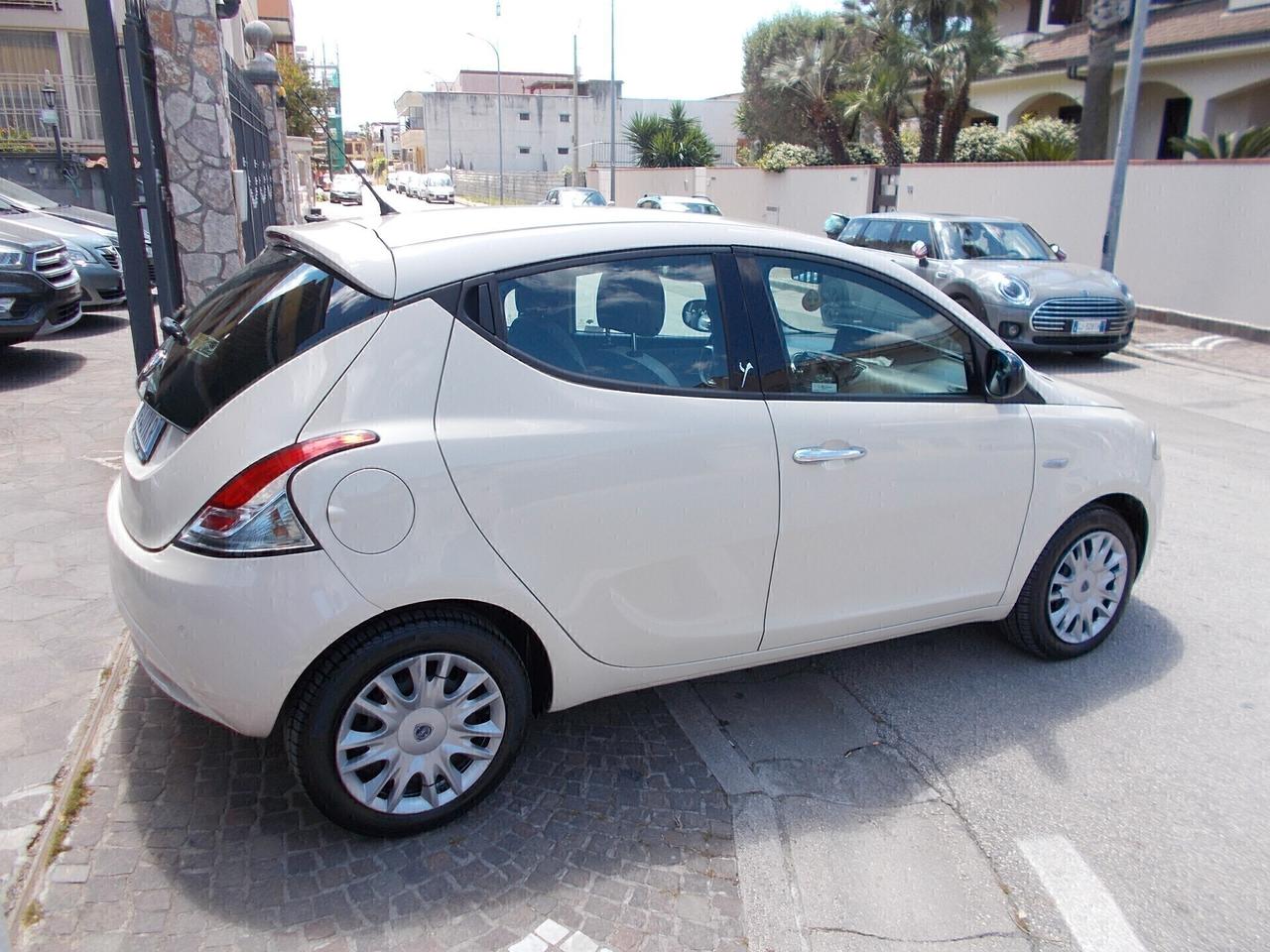 Lancia Ypsilon 0.9 TwinAir 85 CV 5 porte S&S DFN Gold GPL